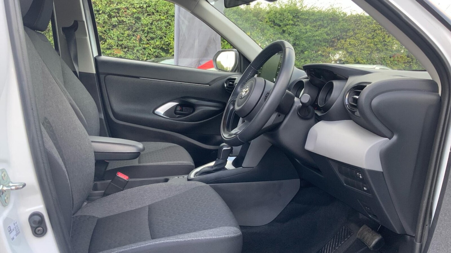 Used Toyota Yaris Cross 2022 for sale - 76674018: Photo 11