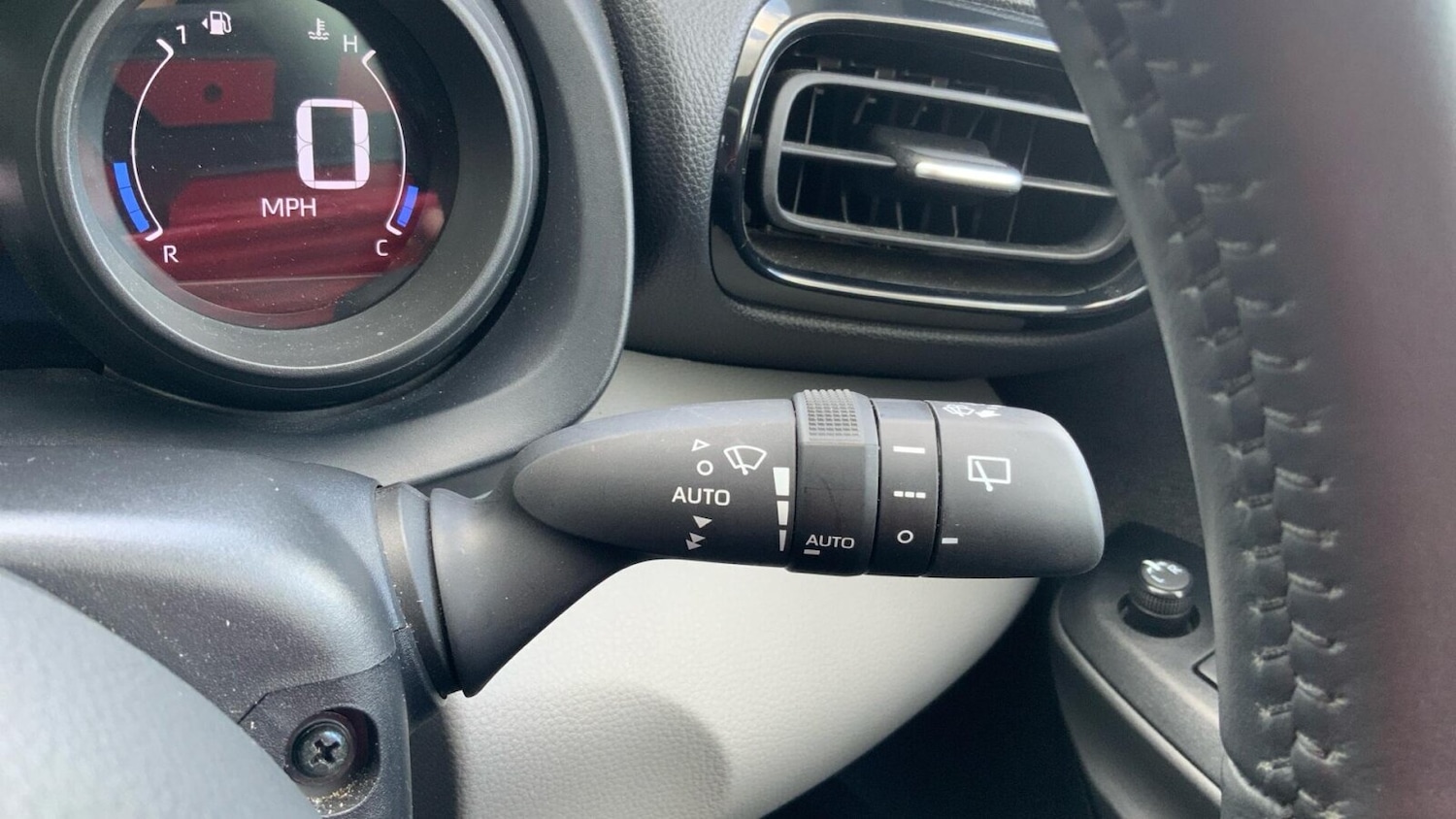 Used Toyota Yaris Cross 2022 for sale - 76674018: Photo 16