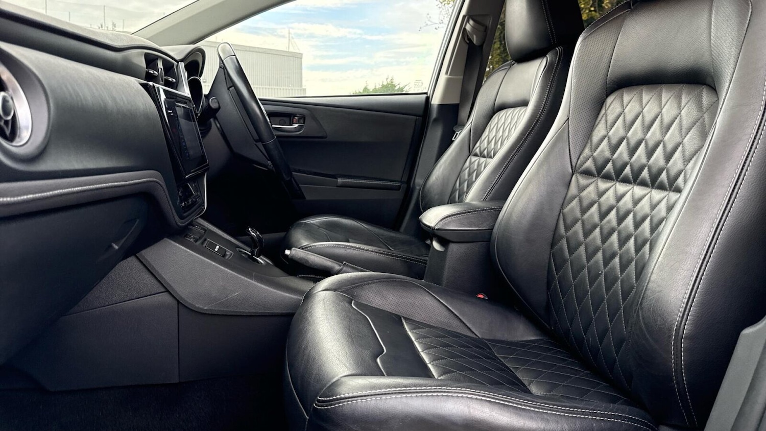 Used Toyota Auris 2017 for sale - 76673556: Photo 11