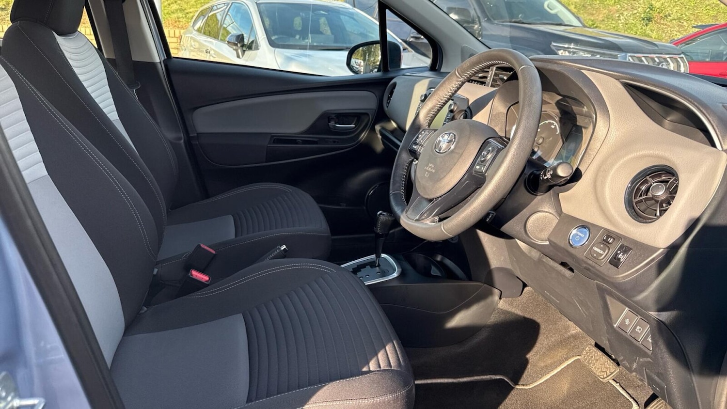 Used Toyota Yaris 2017 for sale - 76673469: Photo 11