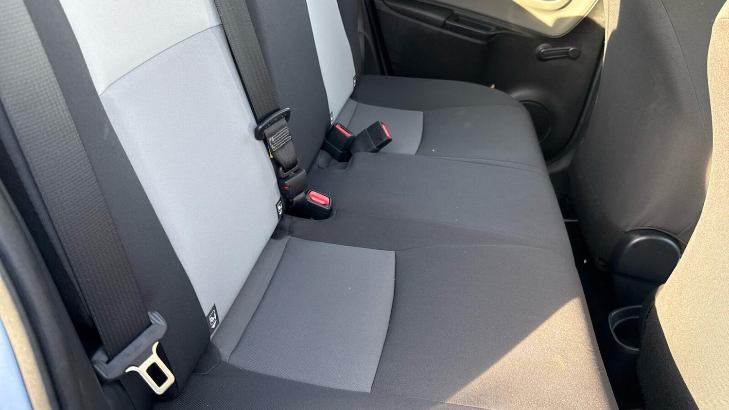 Used Toyota Yaris 2017 for sale - 76673469: Photo 12