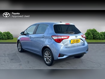 Used Toyota Yaris 2017 for sale - 76673469: Photo