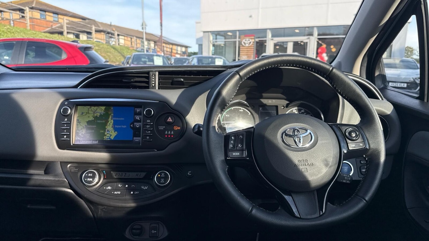 Used Toyota Yaris 2017 for sale - 76673469: Photo 6