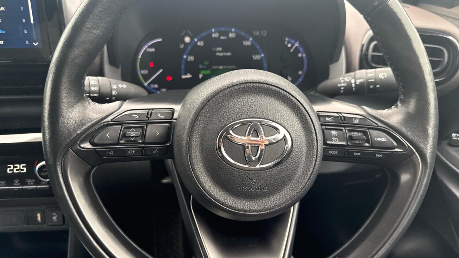 Used Toyota Yaris Cross 2022 for sale - 76675410: Photo 8