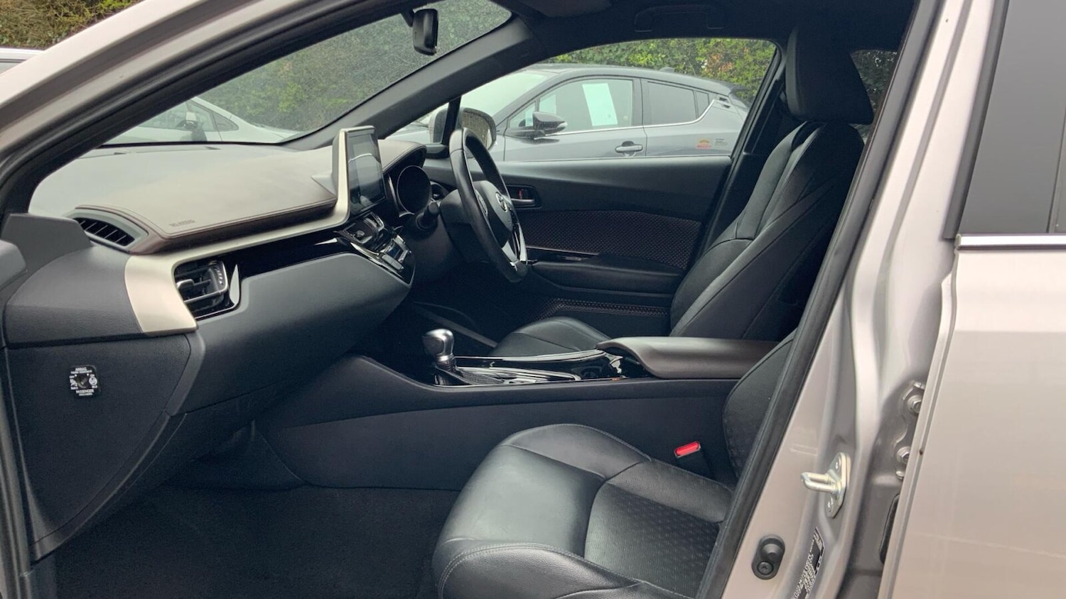 Used Toyota C-HR 2018 for sale - 77968376: Photo 11