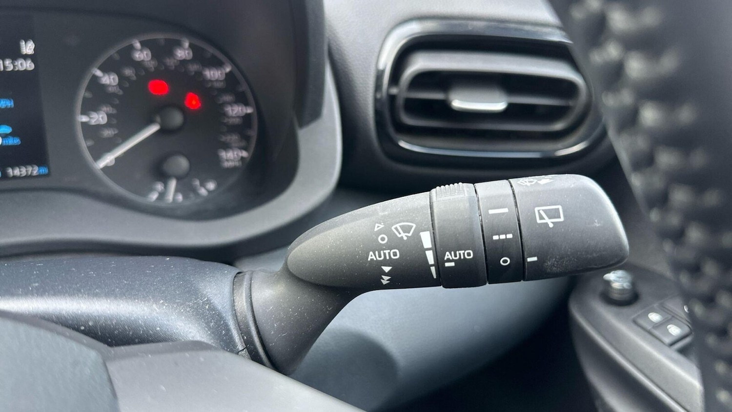 Used Toyota Yaris 2023 for sale - 77980122: Photo 22