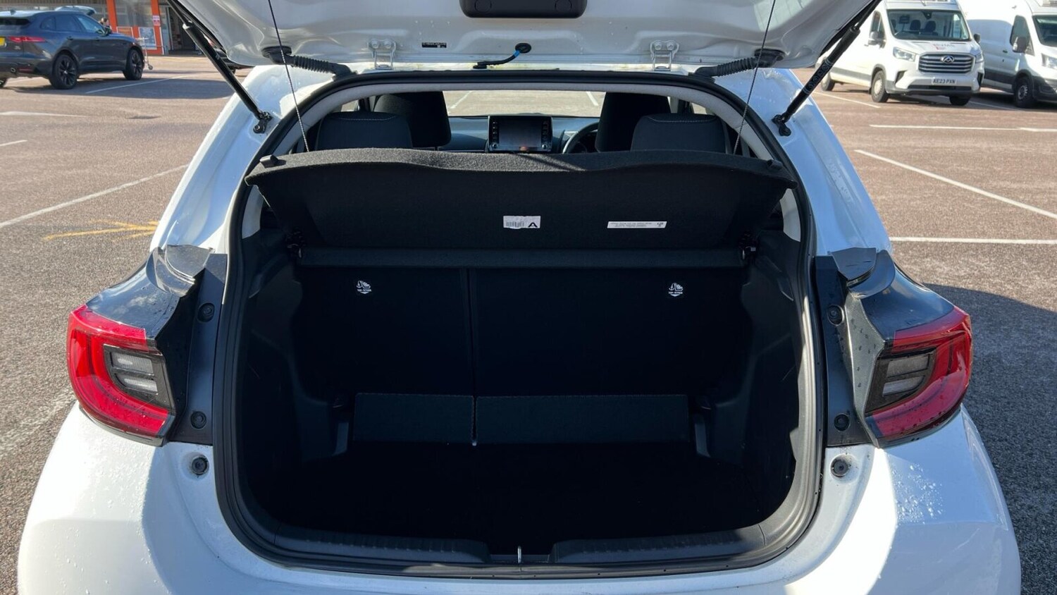 Used Toyota Yaris 2022 for sale - 76674985: Photo 14