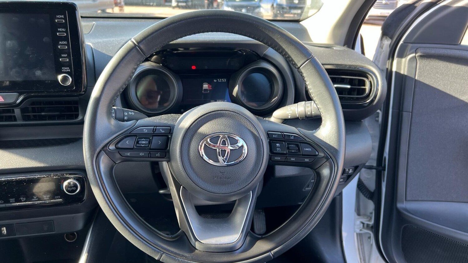 Used Toyota Yaris 2022 for sale - 76674985: Photo 8