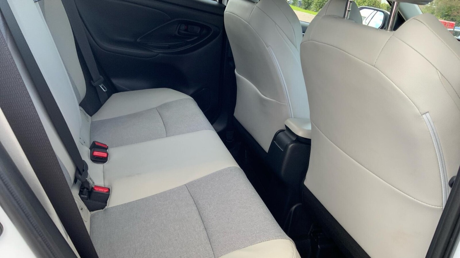 Used Toyota Yaris 2022 for sale - 76785352: Photo 12