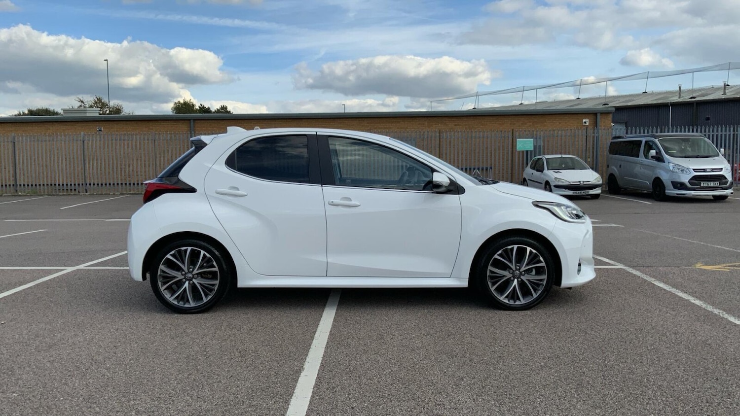 Used Toyota Yaris 2022 for sale - 76785352: Photo 16