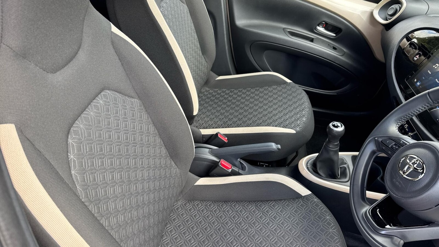 Used Toyota Aygo X 2024 for sale - 78144661: Photo 24