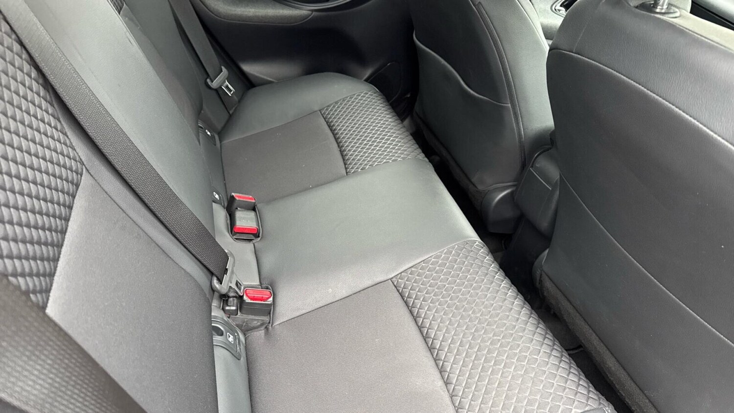 Used Toyota Yaris 2021 for sale - 77982944: Photo 14