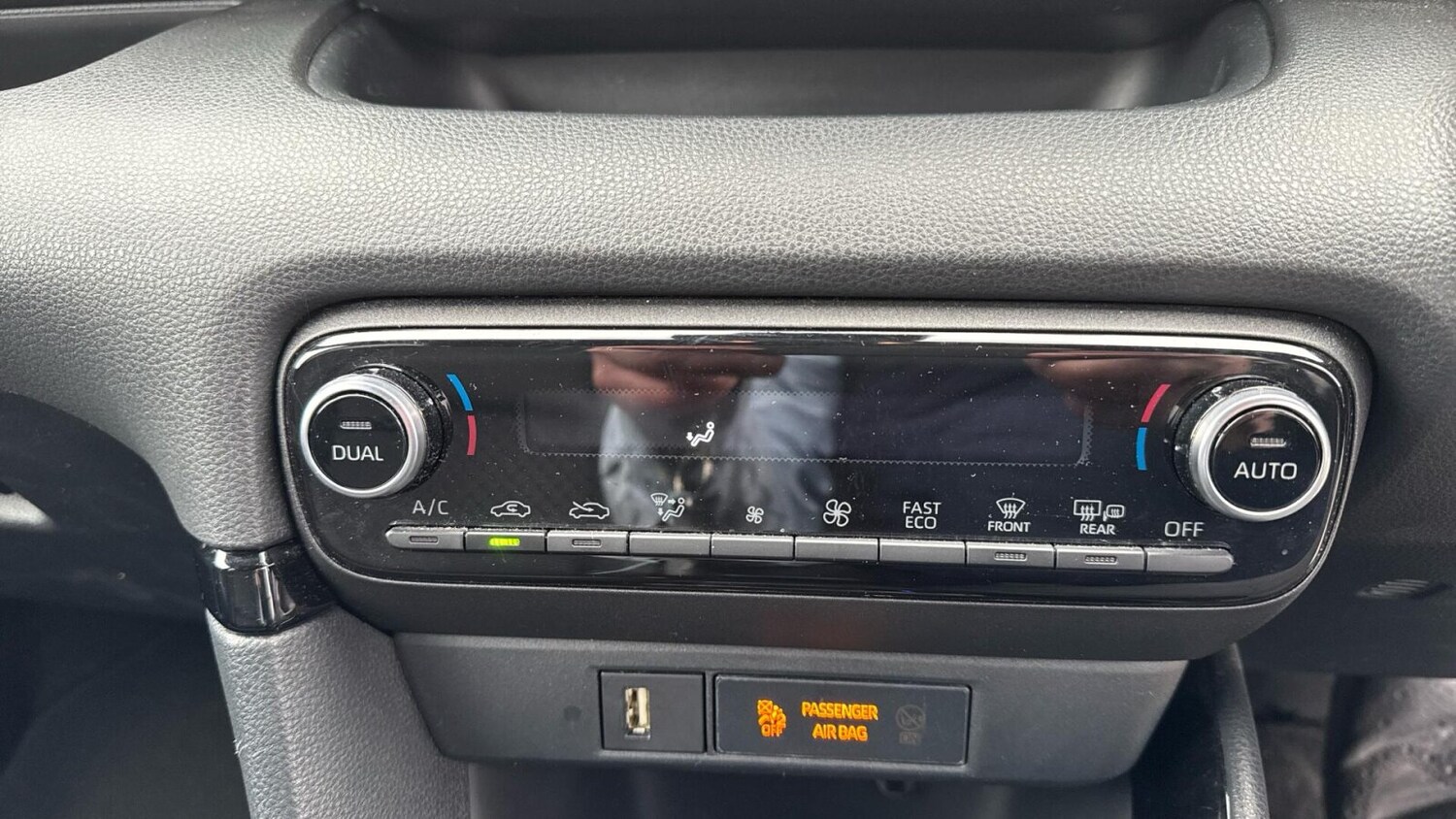 Used Toyota Yaris 2021 for sale - 77982944: Photo 24