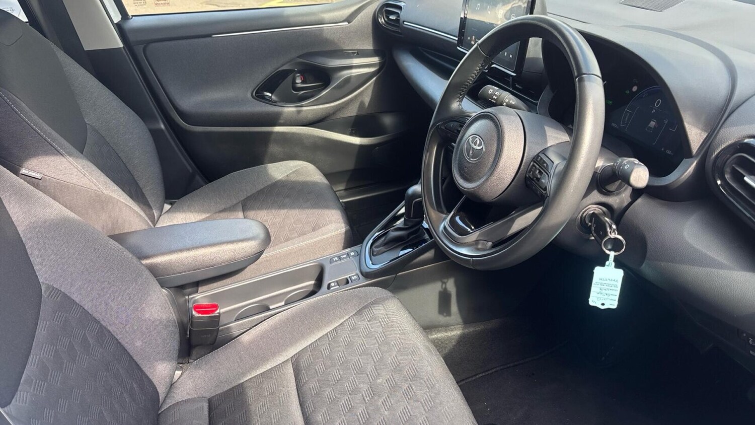 Used Toyota Yaris 2024 for sale - 76677406: Photo 11