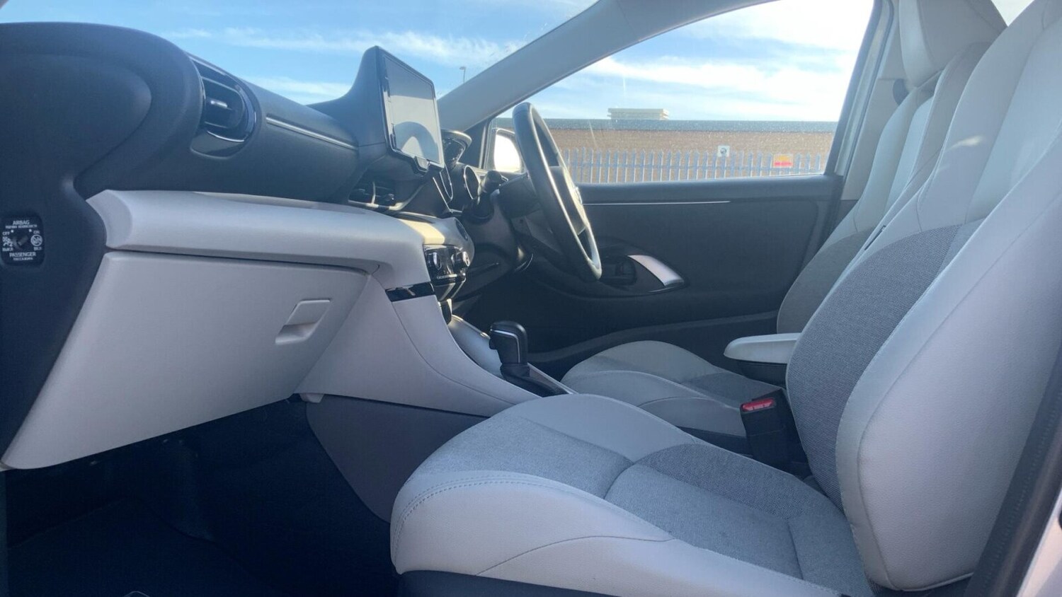 Used Toyota Yaris 2022 for sale - 76674622: Photo 10