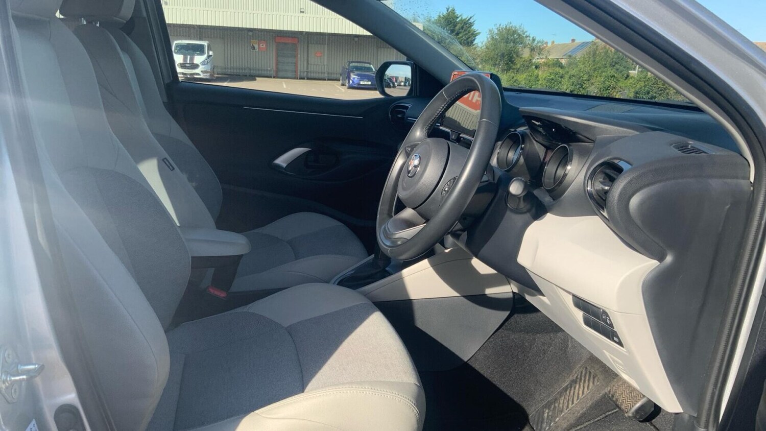 Used Toyota Yaris 2022 for sale - 76674622: Photo 11