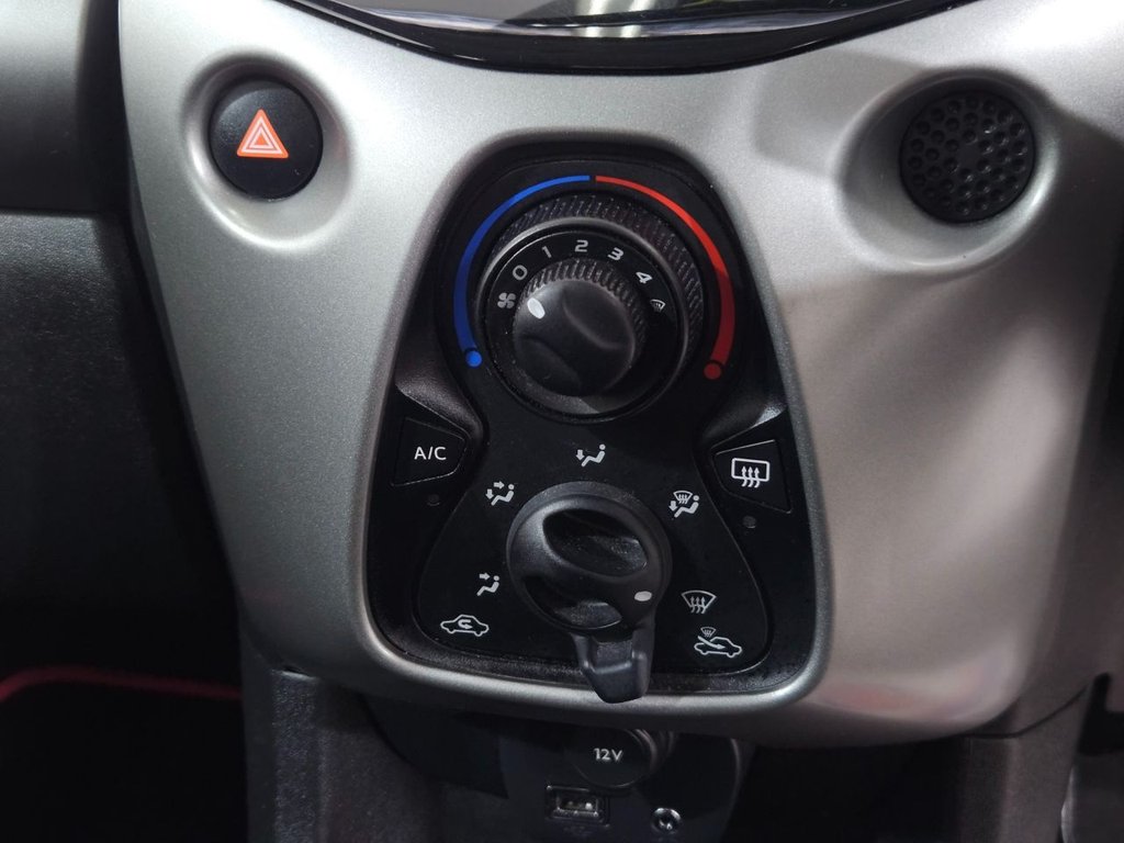 Used Peugeot 108 2016 for sale - 76698550: Photo 40