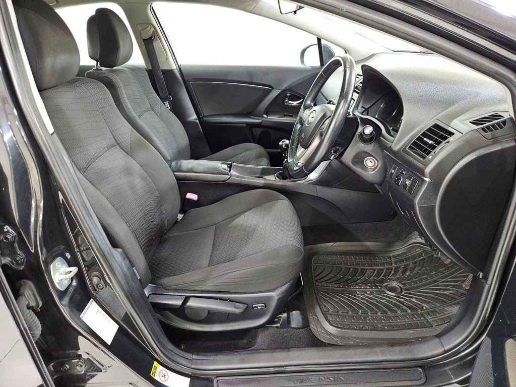 Used Toyota Avensis 2010 for sale - 77765450: Photo 22
