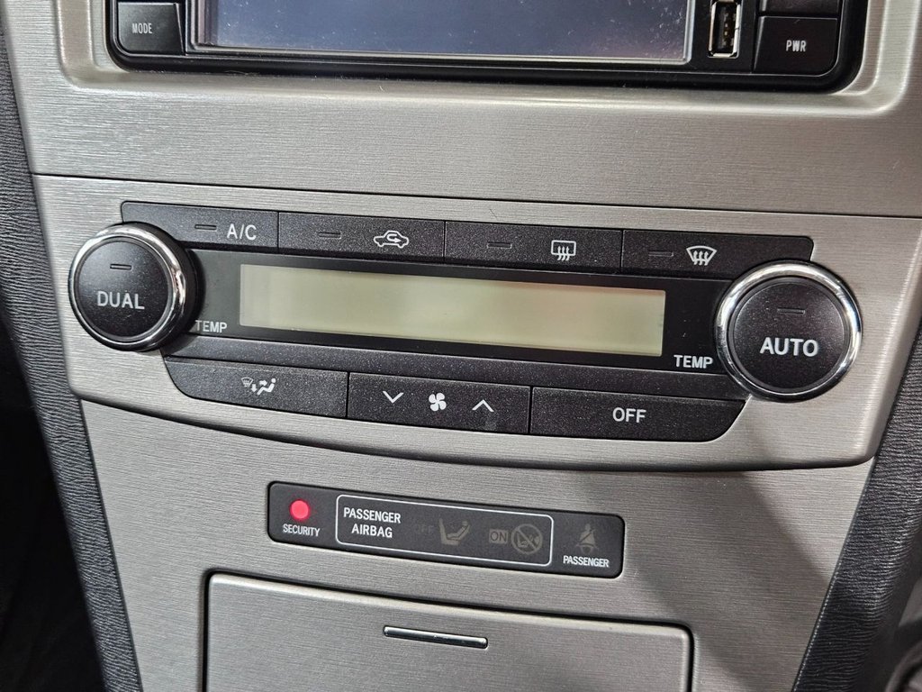 Used Toyota Avensis 2010 for sale - 77765450: Photo 33