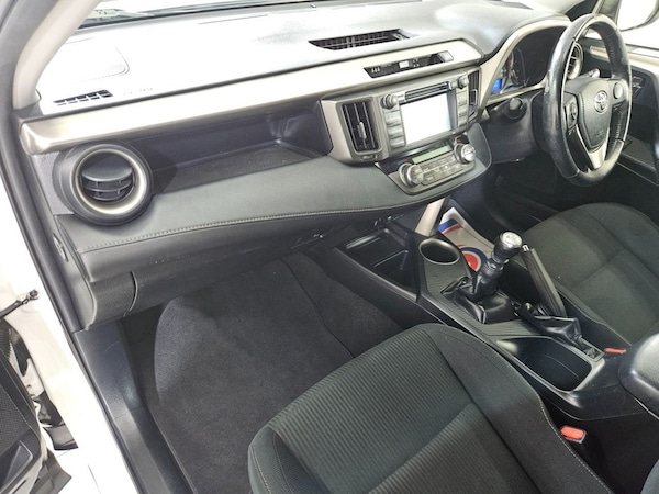 Used Toyota RAV4 2015 for sale - 76119122: Photo 23