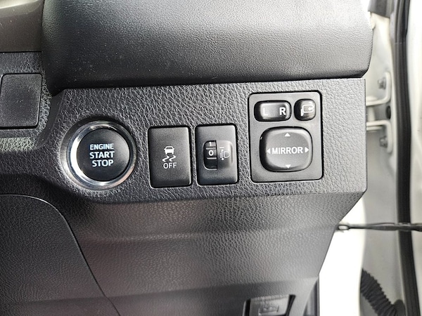 Used Toyota RAV4 2015 for sale - 76119122: Photo 46
