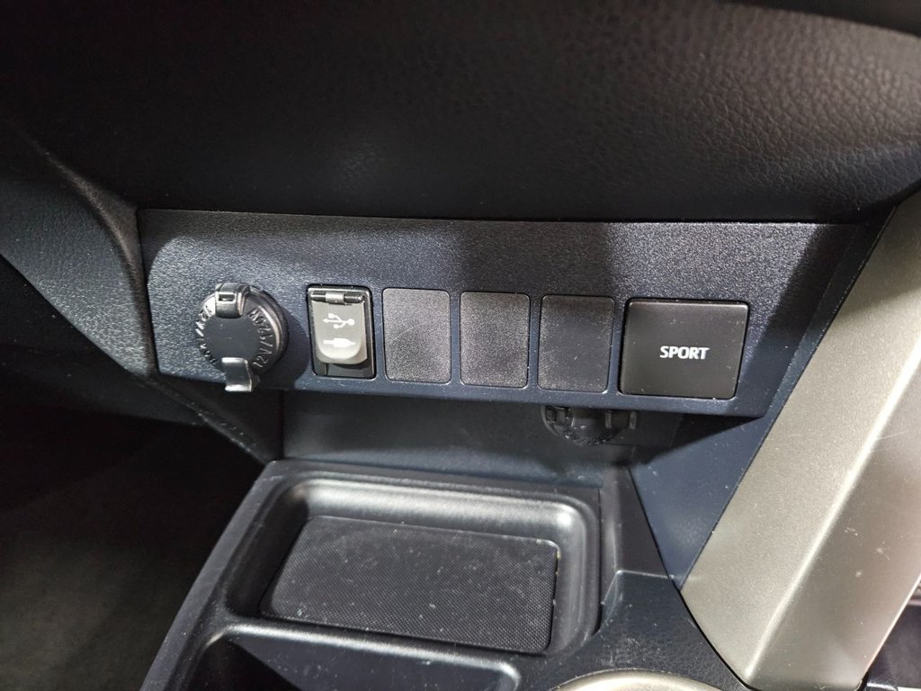 Used Toyota RAV4 2015 for sale - 76395984: Photo 39