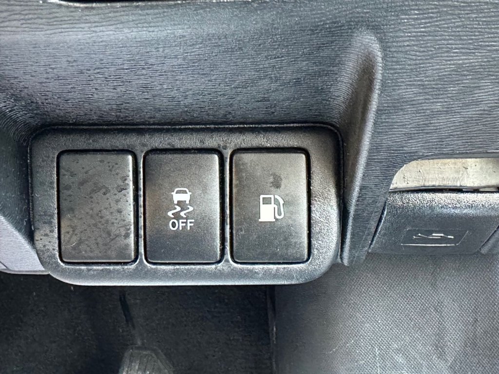 Used Toyota Avensis 2013 for sale - 77227573: Photo 33