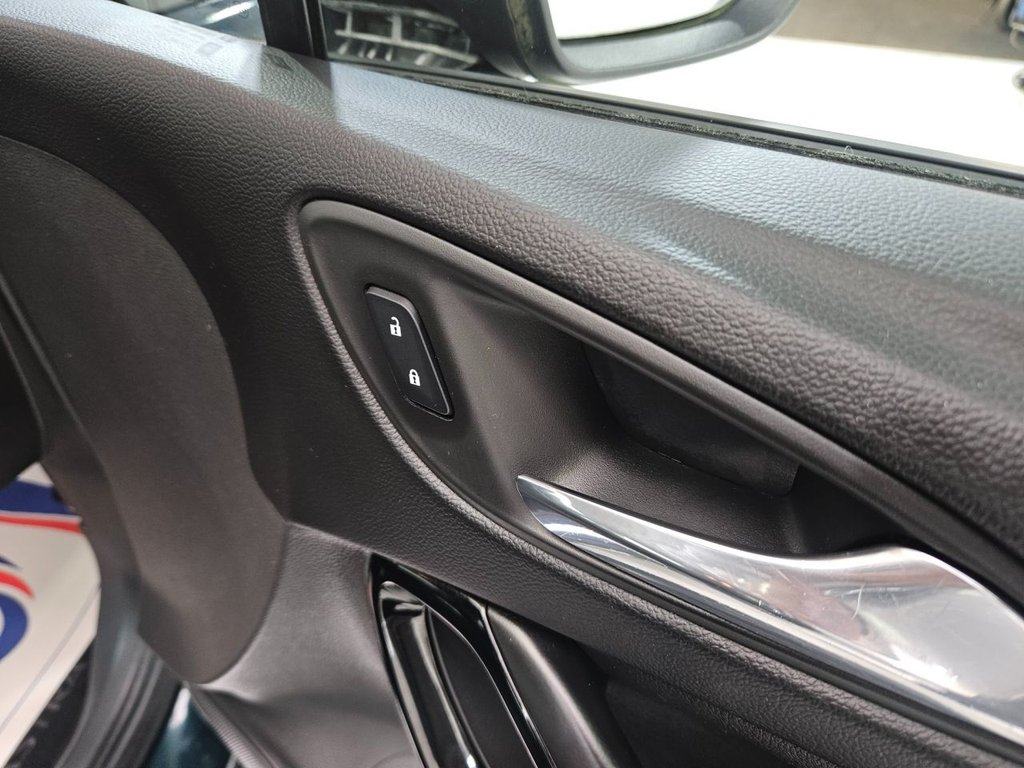 Used Vauxhall Astra 2017 for sale - 76080831: Photo 46