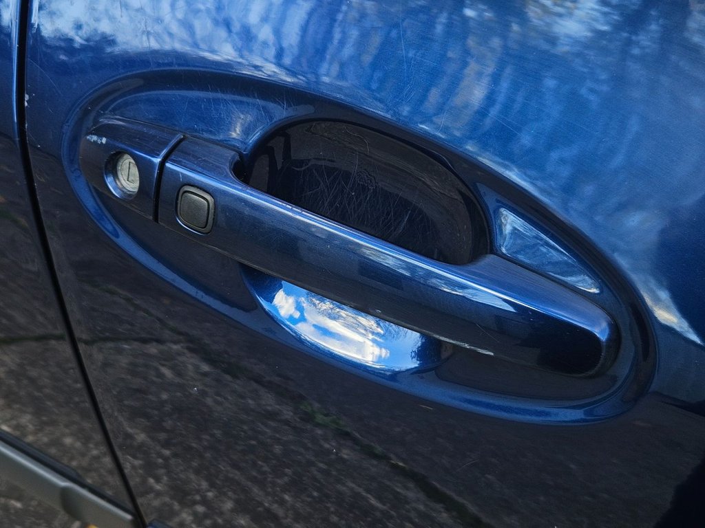 Used Toyota Yaris 2007 for sale - 76376039: Photo 15