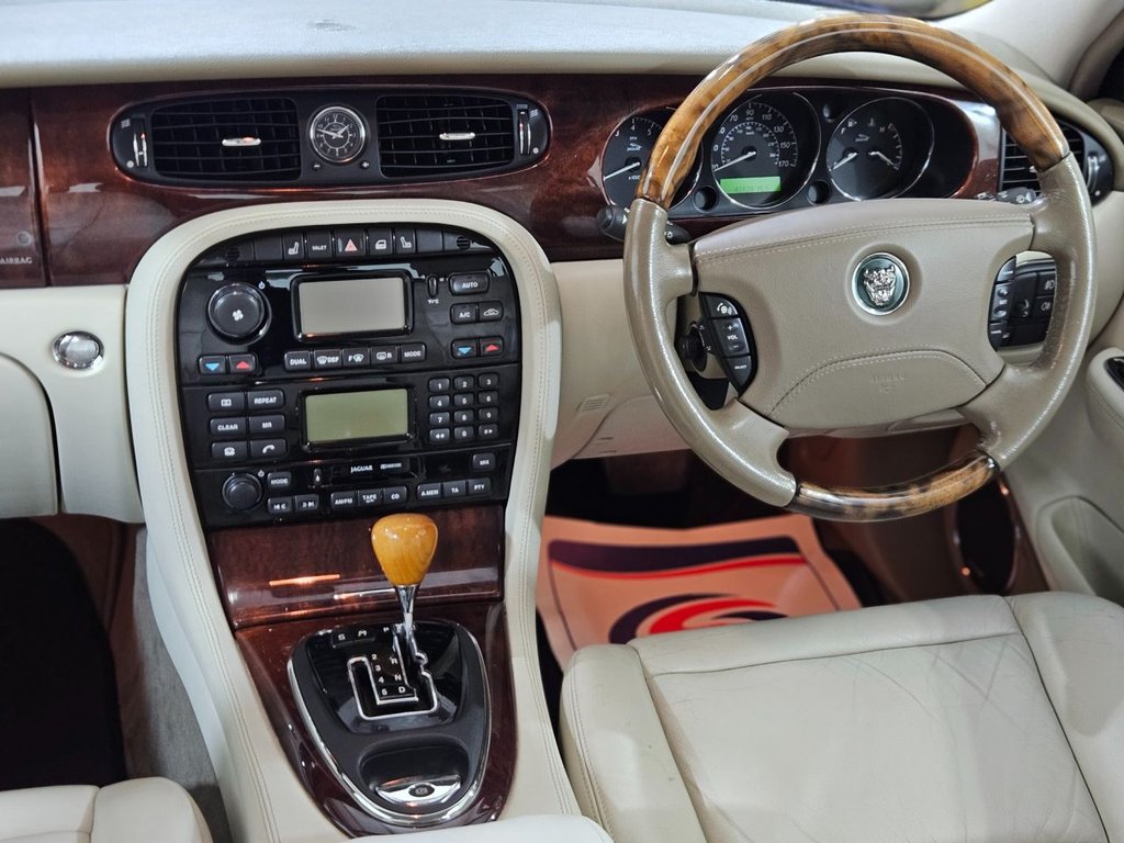 Used Jaguar XJ 2004 for sale - 76590893: Photo 21