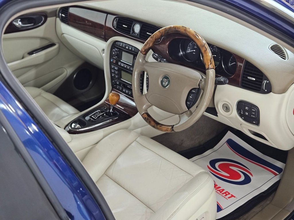 Used Jaguar XJ 2004 for sale - 76590893: Photo 24