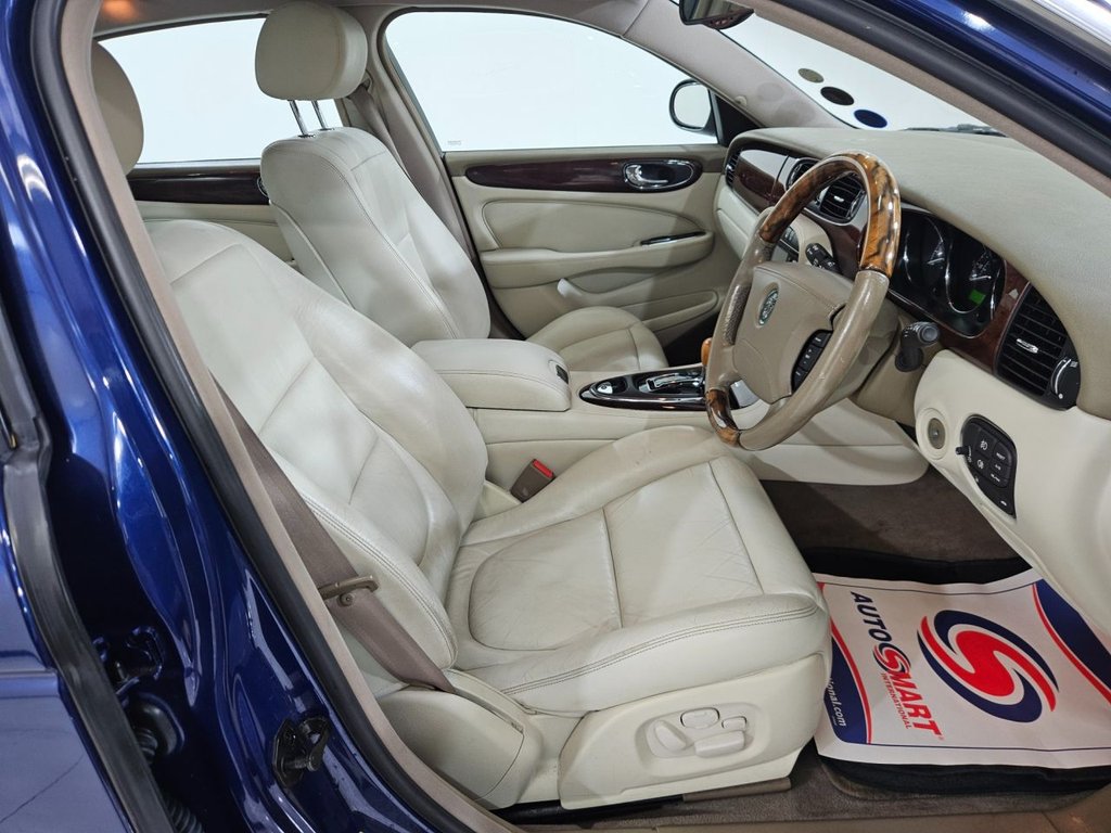 Used Jaguar XJ 2004 for sale - 76590893: Photo 28