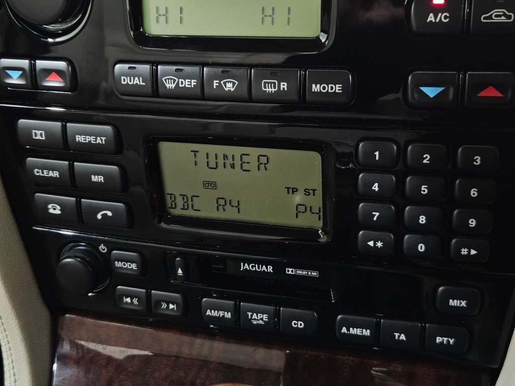 Used Jaguar XJ 2004 for sale - 76590893: Photo 42