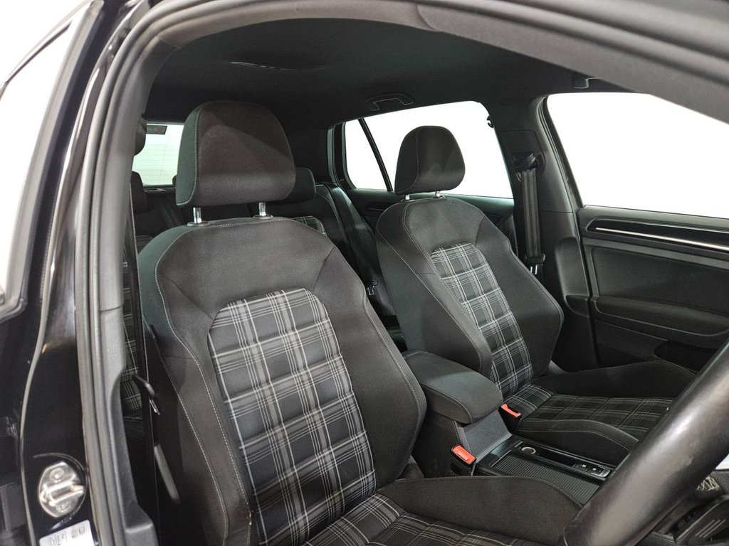 Used Volkswagen Golf 2015 for sale - 76934566: Photo 21