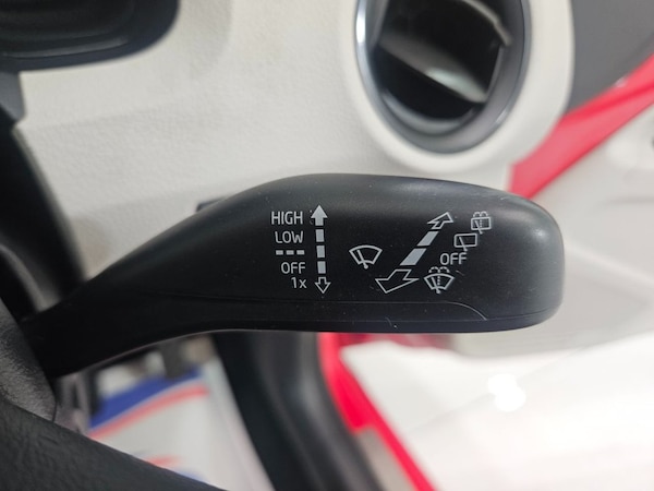 Used Volkswagen up! 2012 for sale - 76323427: Photo 31
