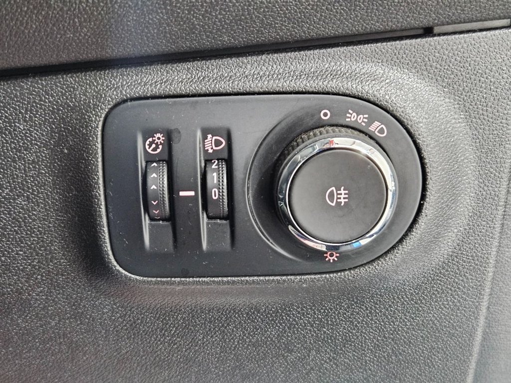 Used Vauxhall ADAM 2017 for sale - 78212678: Photo 31