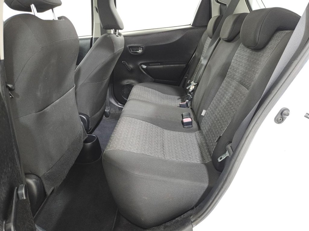 Used Toyota Yaris 2013 for sale - 77026870: Photo 32