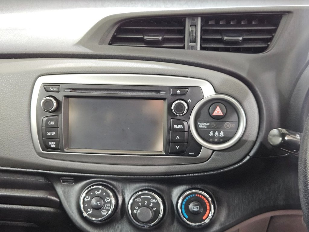 Used Toyota Yaris 2013 for sale - 77026870: Photo 42