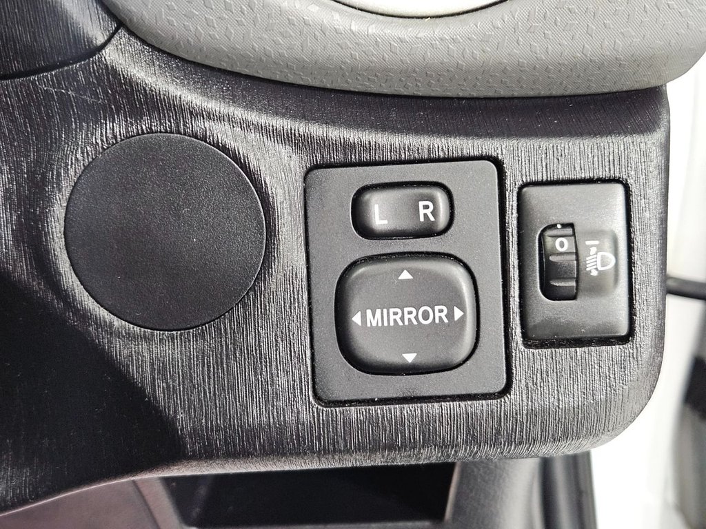 Used Toyota Yaris 2013 for sale - 77026870: Photo 45