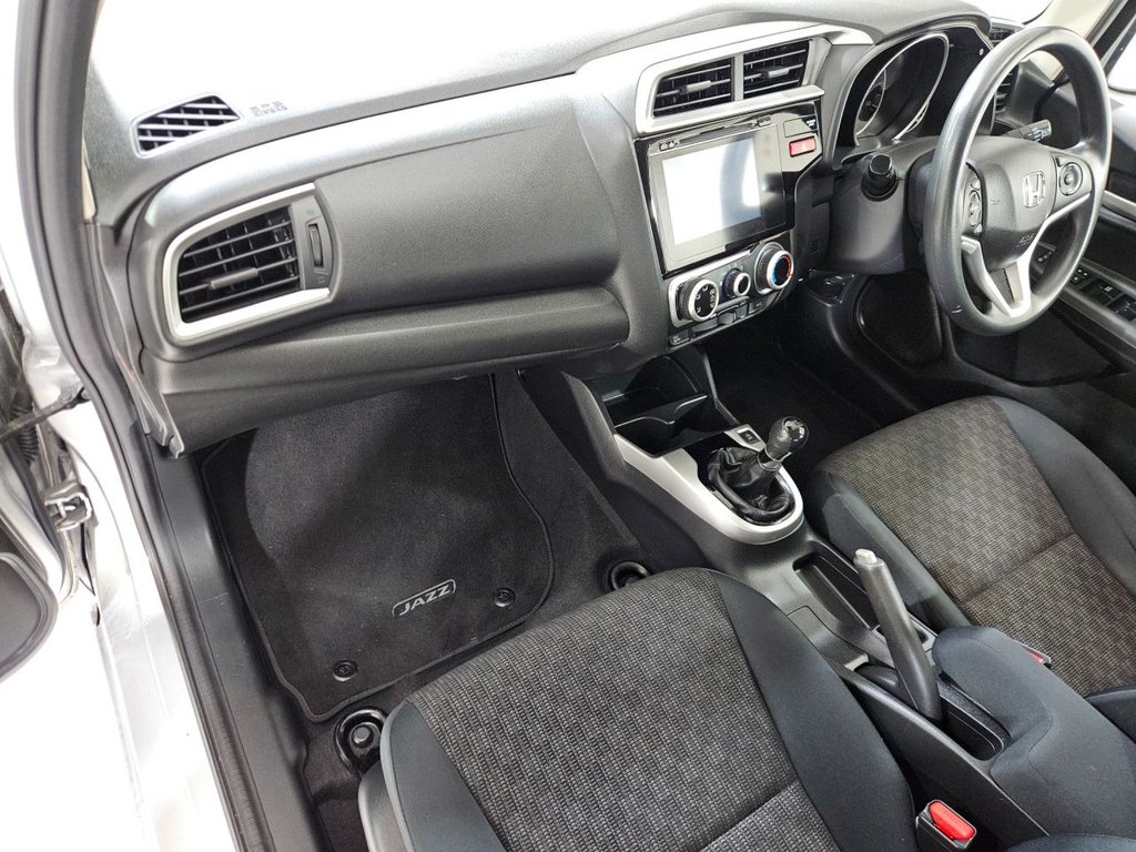 Used Honda Jazz 2017 for sale - 77905402: Photo 25
