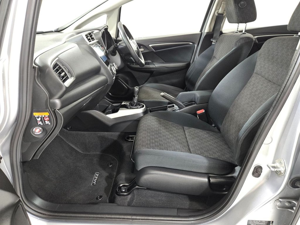 Used Honda Jazz 2017 for sale - 77905402: Photo 26
