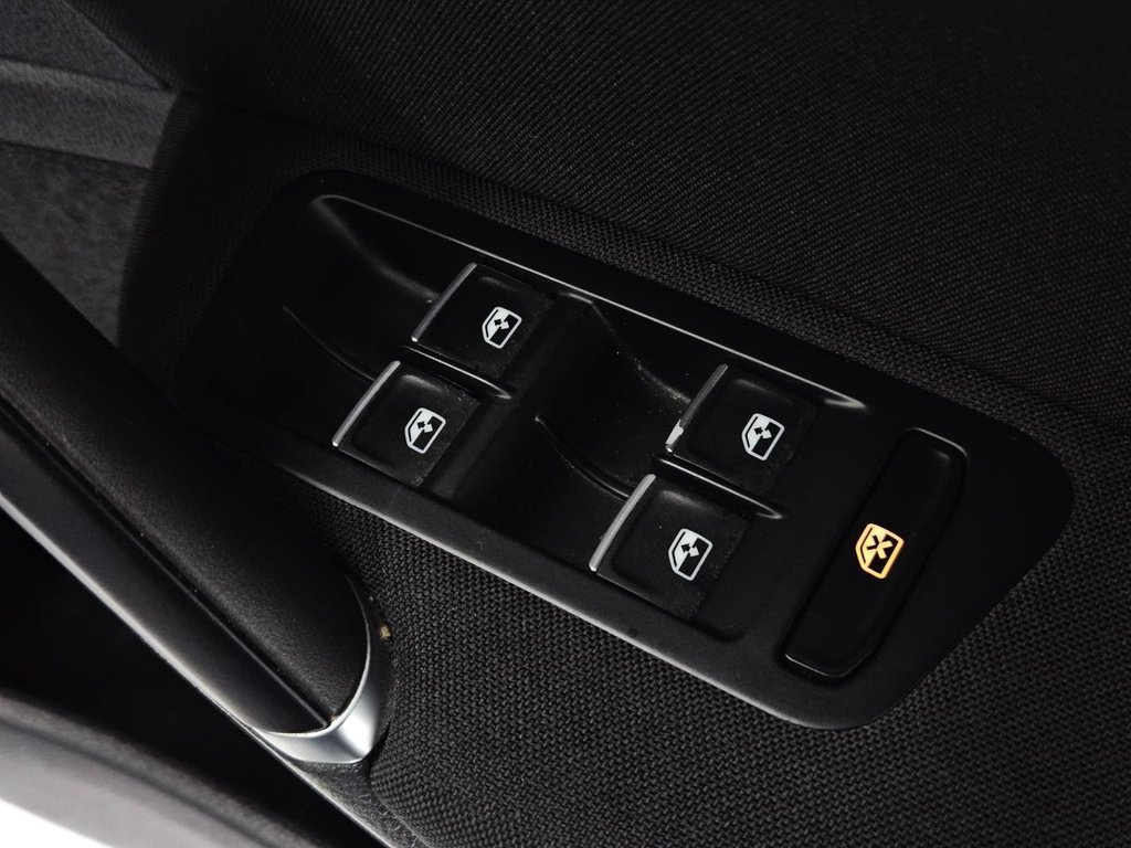 Used Volkswagen Golf 2015 for sale - 77572204: Photo 35