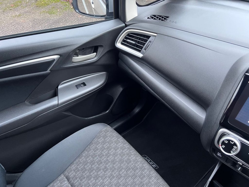 Used Honda Jazz 2017 for sale - 77507786: Photo 30
