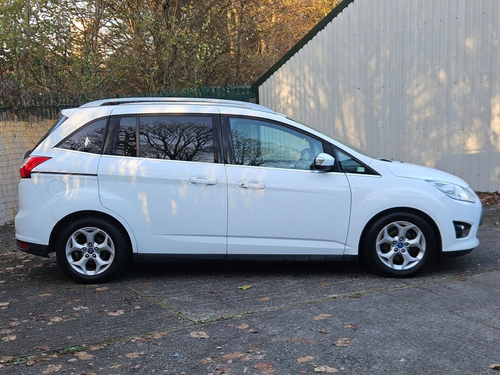 Used Ford Grand C-Max 2015 for sale - 76642596: Photo 11