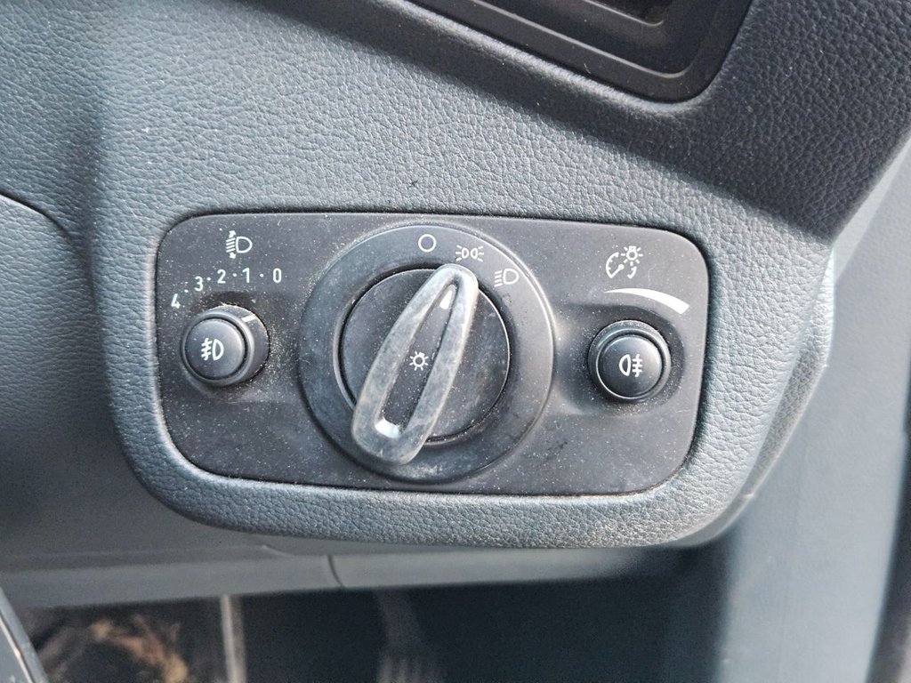 Used Ford Grand C-Max 2015 for sale - 76642596: Photo 17