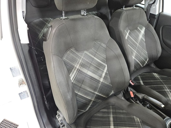 Used Vauxhall Corsa 2015 for sale - 76185266: Photo 26