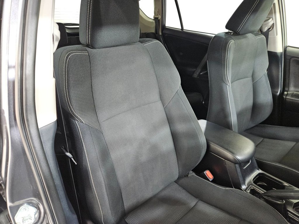 Used Toyota RAV4 2016 for sale - 77936765: Photo 28