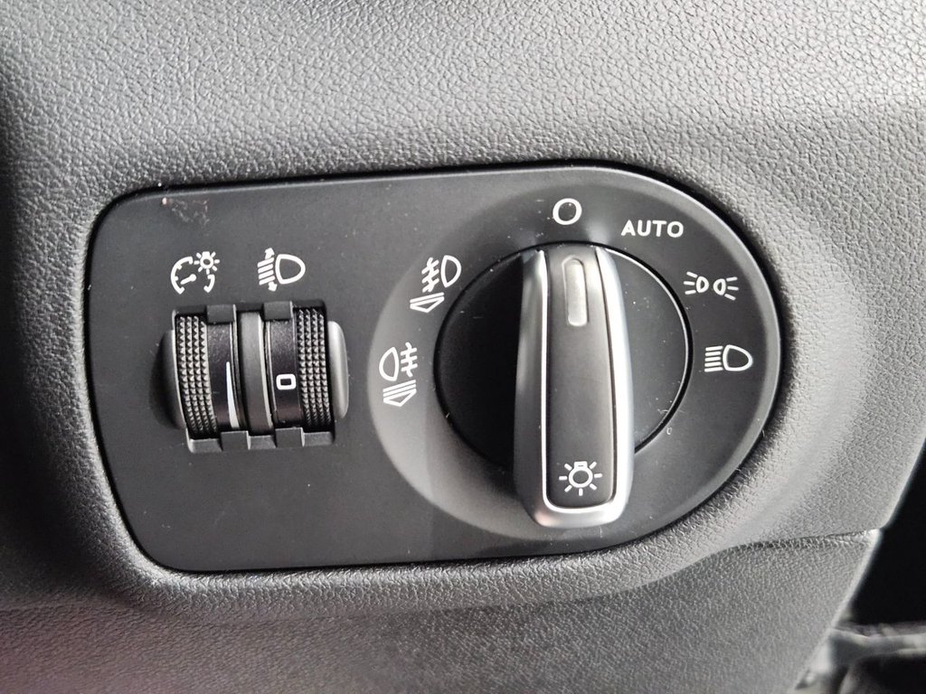 Used Audi A1 2015 for sale - 76617807: Photo 36