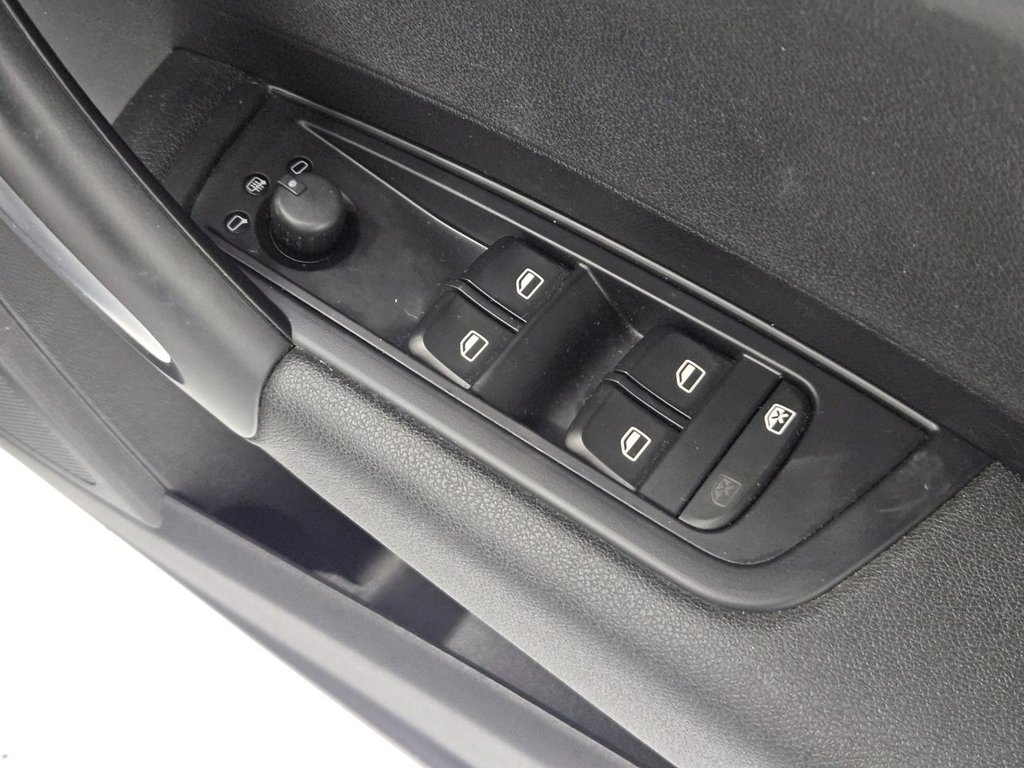 Used Audi A1 2015 for sale - 76617807: Photo 37