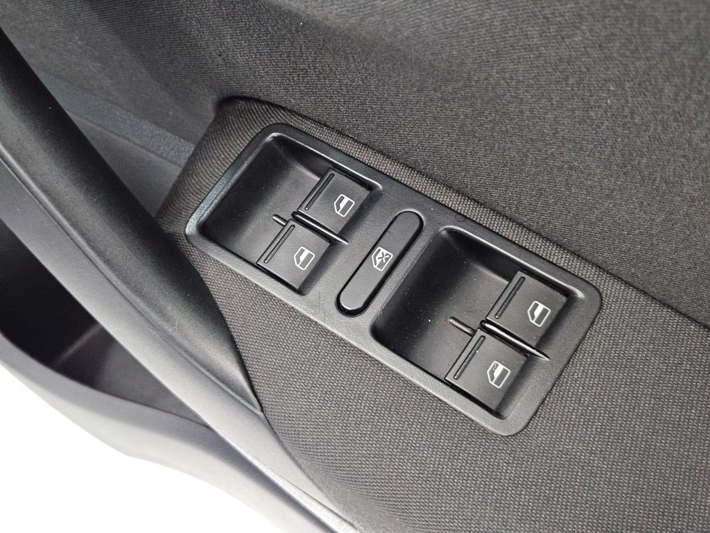 Used Volkswagen Polo 2014 for sale - 77048794: Photo 44